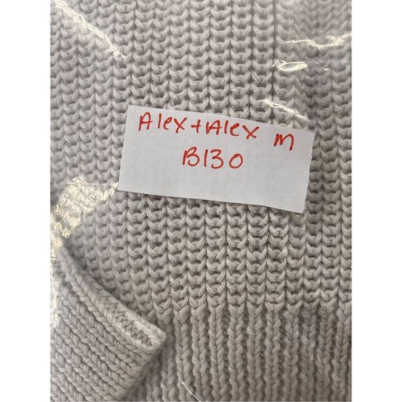 Alex + Alex Sweater Women Medium White Light Gray Long Sleeve Should Cut Out - Picture 12 of 12